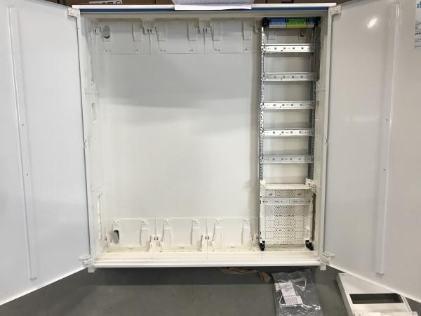 Hager Verteilerschrank mit 1x Verteilerfeld ZU37VT5APZ2 mit APZ, ZB34S